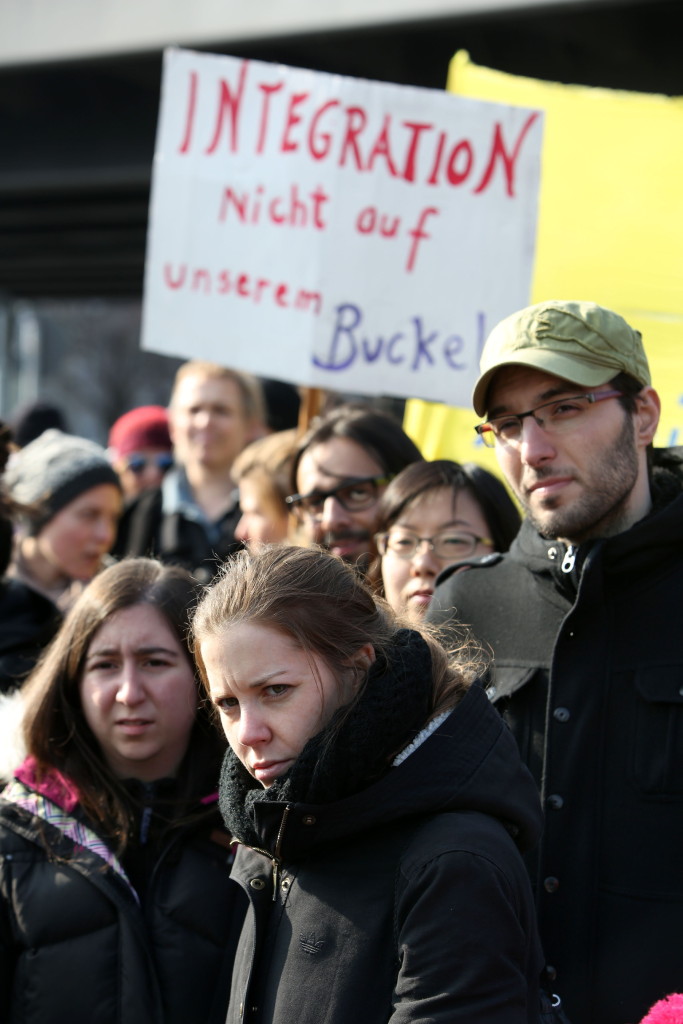 Berlin, 09.03.2016 Deutsch DozentInnen an Integrationskursen protestieren vor dem Bundesinnenministerium gegen prekäre Arbeitsbedingungen und schlechte Lernbedingungen. Organisiert wurde die Kundgebung von GEW und ver.d